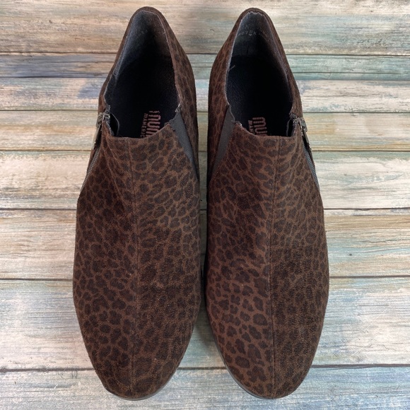 Munro Womens Brown Leopard Print Fabric Zip Up Booties - Picture 4 of 14